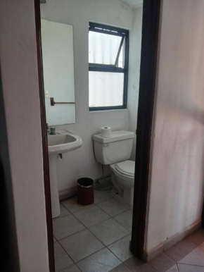 Casa con alberca y jardin en parres jiutepex